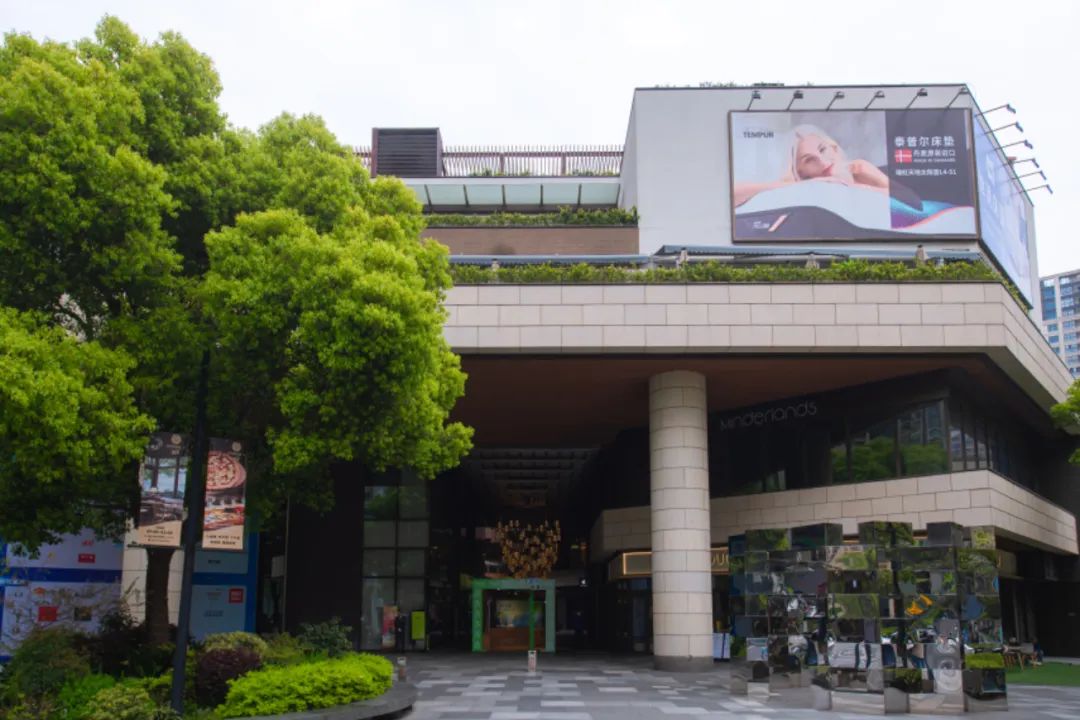 又改造又调整，瑞虹天地月亮湾大概想“重开”一次