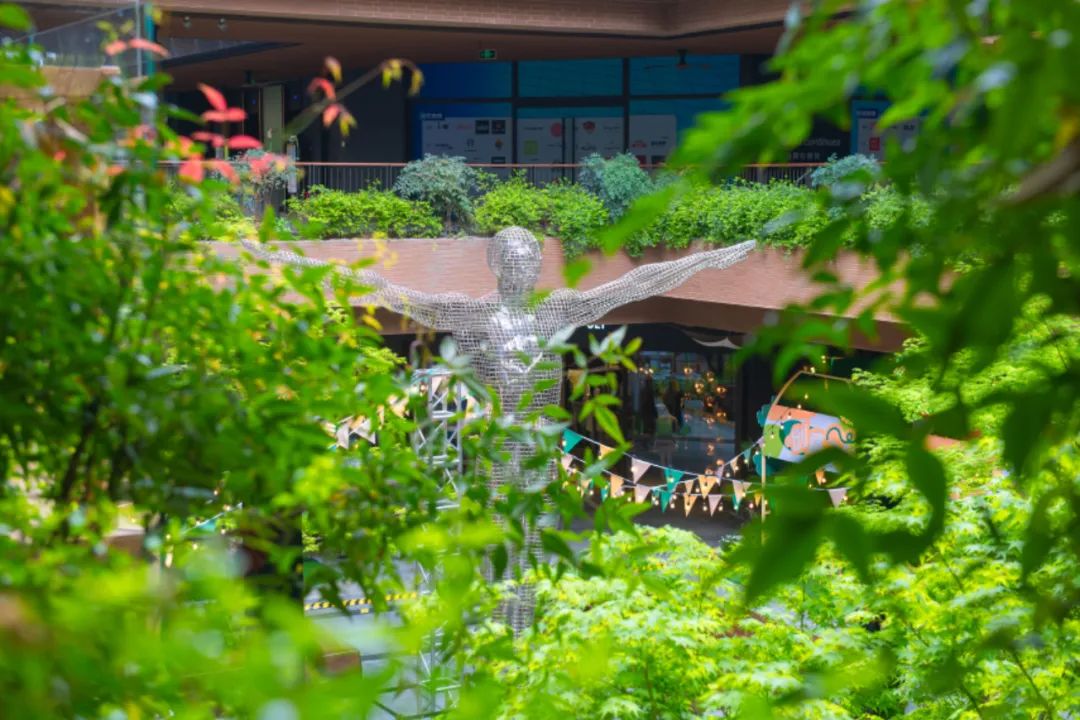 又改造又调整，瑞虹天地月亮湾大概想“重开”一次