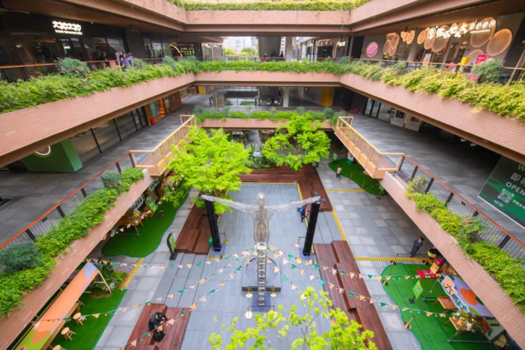 又改造又调整，瑞虹天地月亮湾大概想“重开”一次