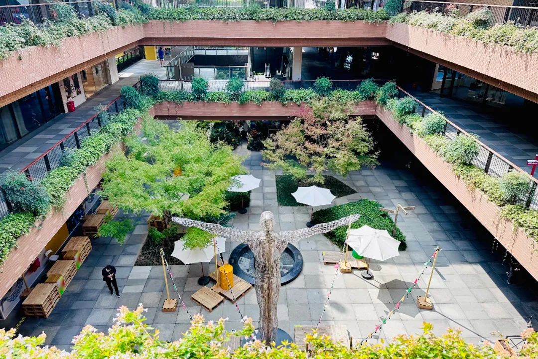 又改造又调整，瑞虹天地月亮湾大概想“重开”一次