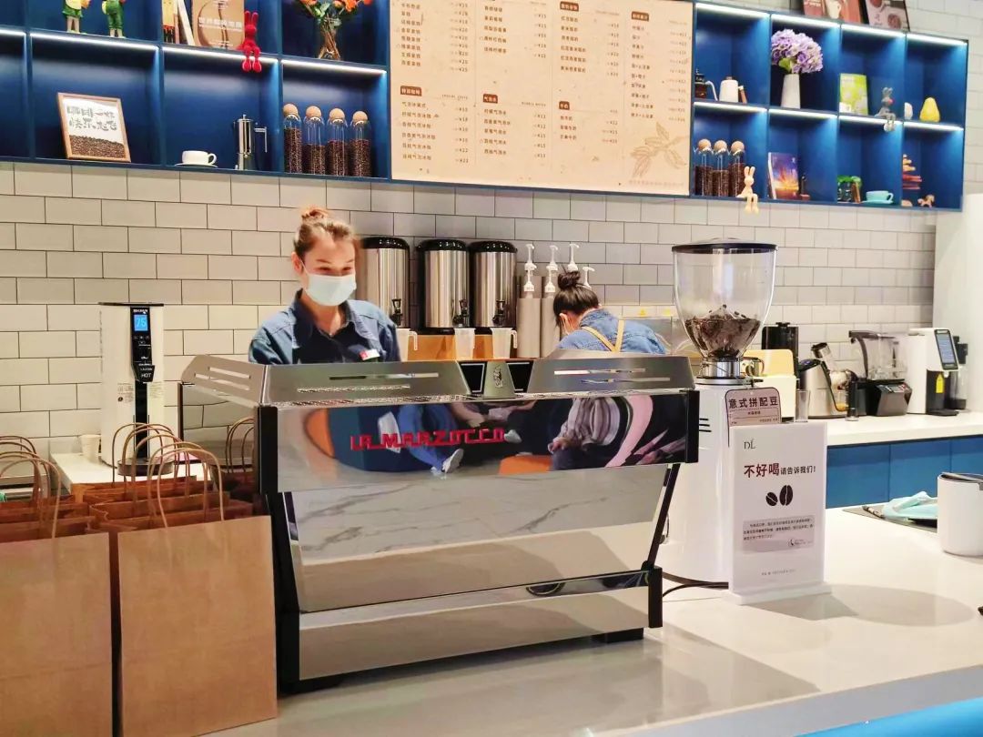 胖东来开咖啡店！这4个细节又赢了
