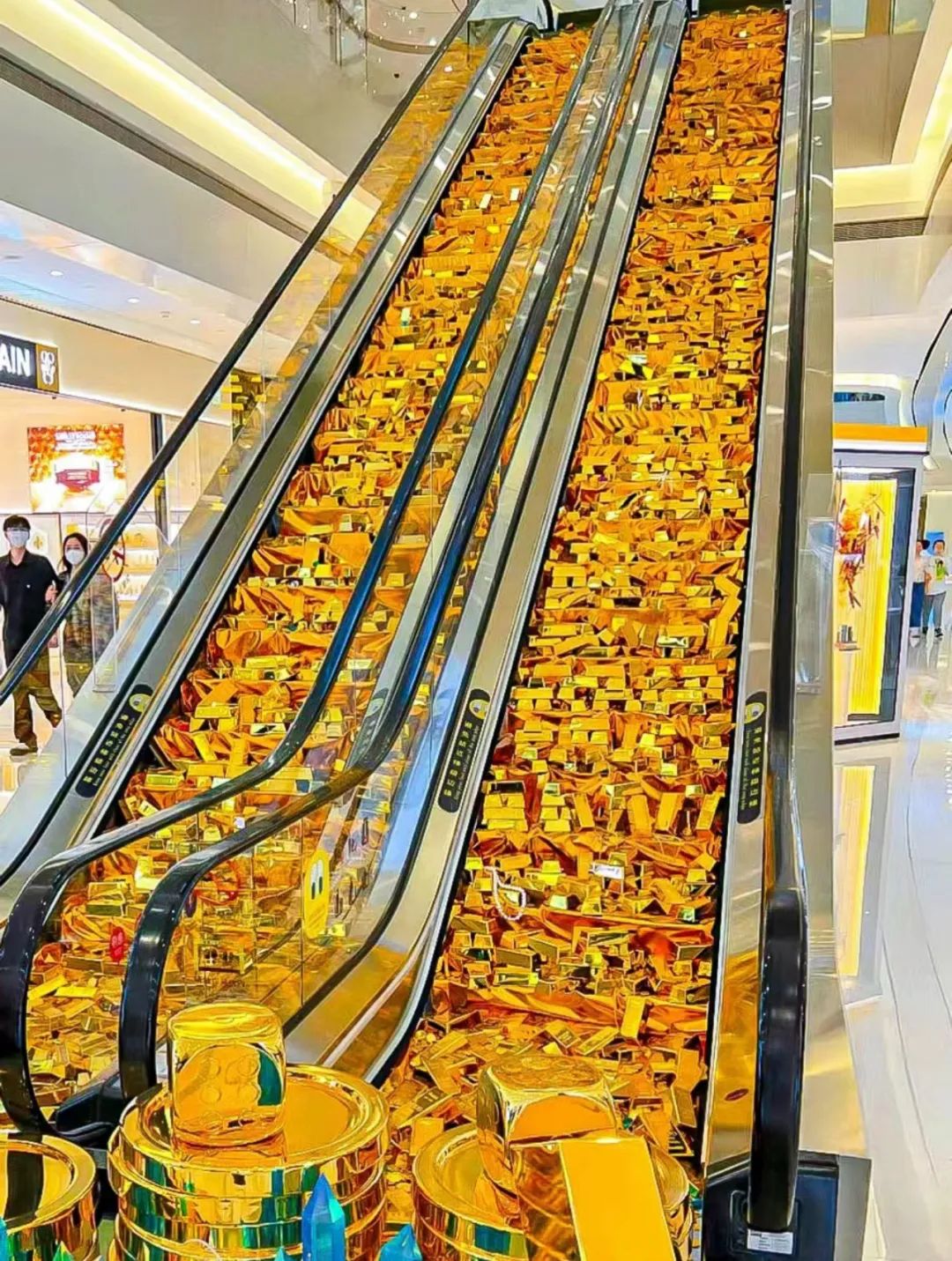 无锡恒隆广场又和扶梯“杠”上了