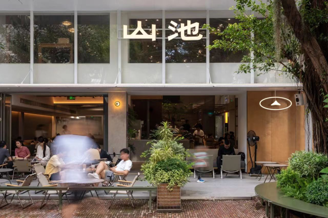 蓝瓶咖啡华南首店来了，深圳商场喜欢招的咖啡品牌又变了！