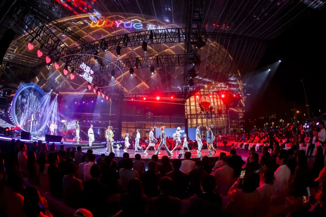 线下商业的新发现，我爱你·五月，是谁与郁可唯站在了一起