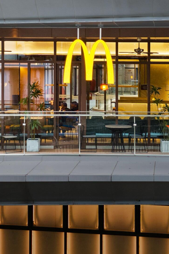 3月, 关上灯, 点亮商业中的可持续希望