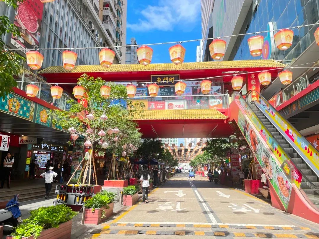 有人生意惨淡、有人客流爆棚，深圳这个商圈“冰火两重天”？！