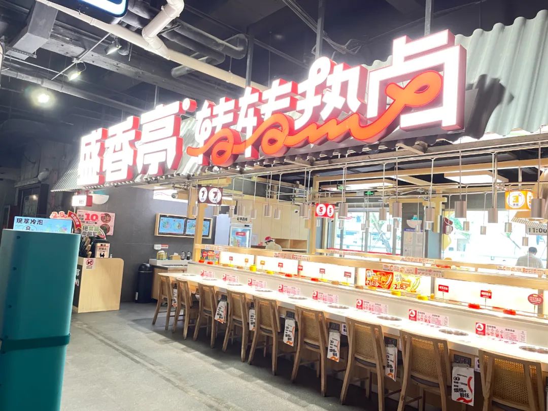 有人生意惨淡、有人客流爆棚，深圳这个商圈“冰火两重天”？！