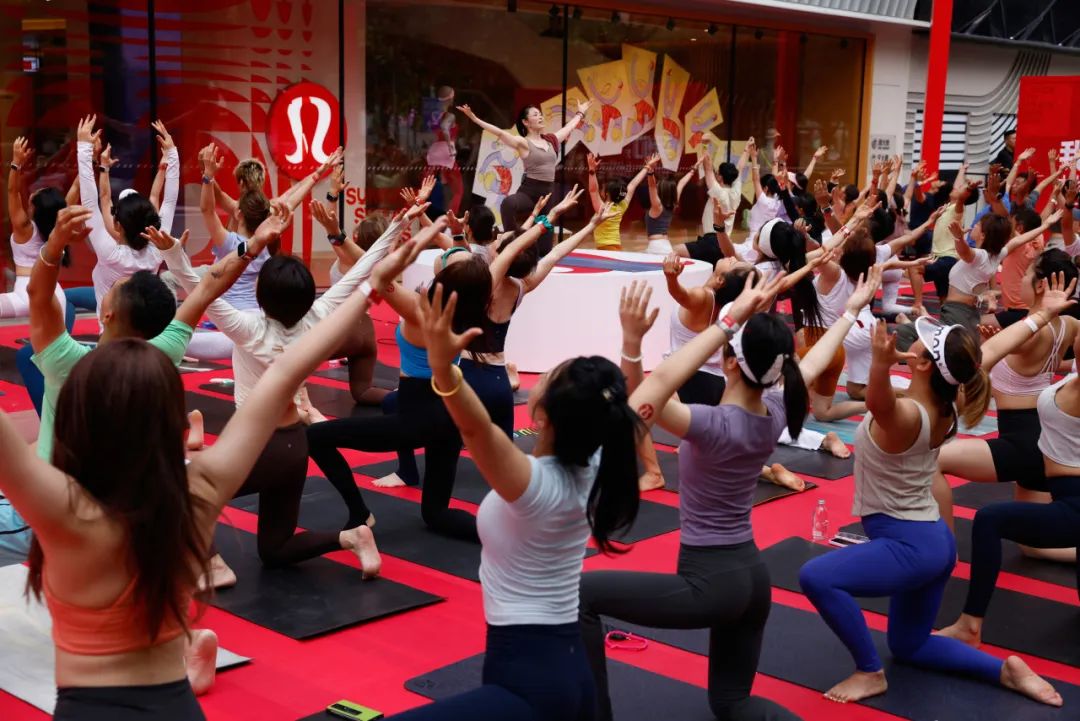 lululemon北京最大门店开业，但国内的中产女孩也不够用了