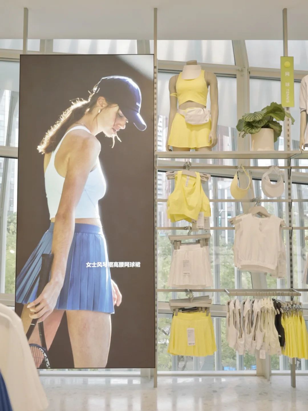 lululemon北京最大门店开业，但国内的中产女孩也不够用了