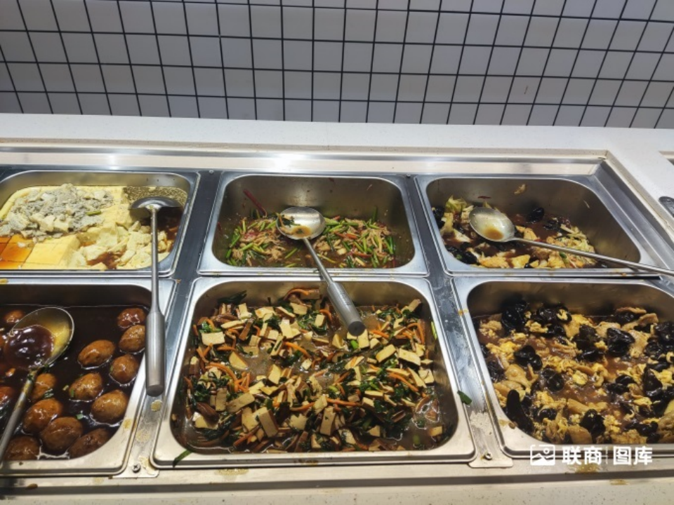 商超巨头密集开“食堂”，谁会去吃？