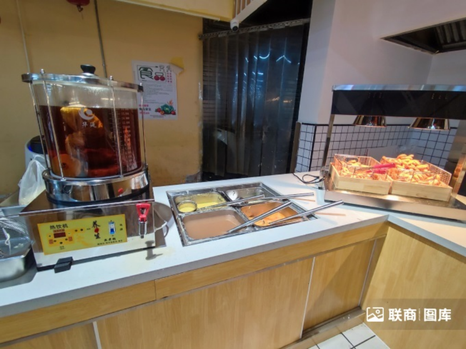 商超巨头密集开“食堂”，谁会去吃？