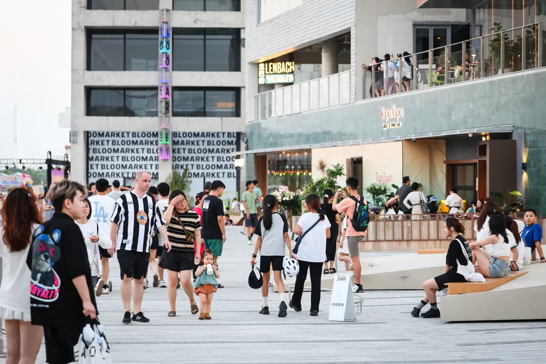 上海7-8月市场报告：40个商业项目有630余家品牌调整动态｜iziRetail热点