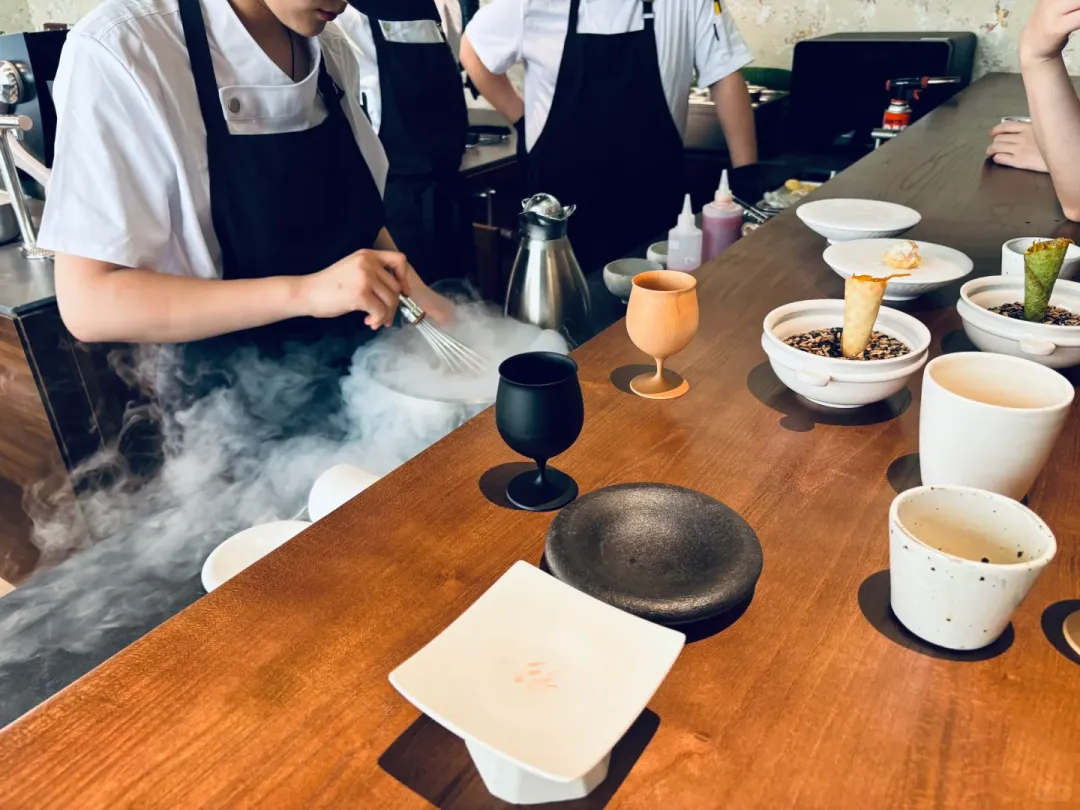 上海7-8月市场报告：40个商业项目有630余家品牌调整动态｜iziRetail热点